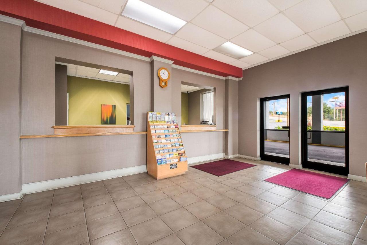 Suburban Studios Cleveland Tn I-75 Экстерьер фото